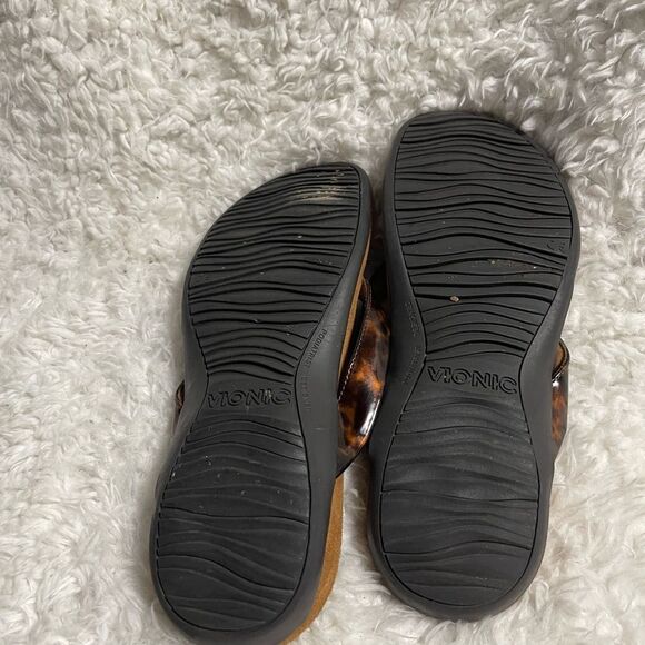 Vionic Brown Tortoise  print leather patent thong sandals size 10 - Picture 7 of 8